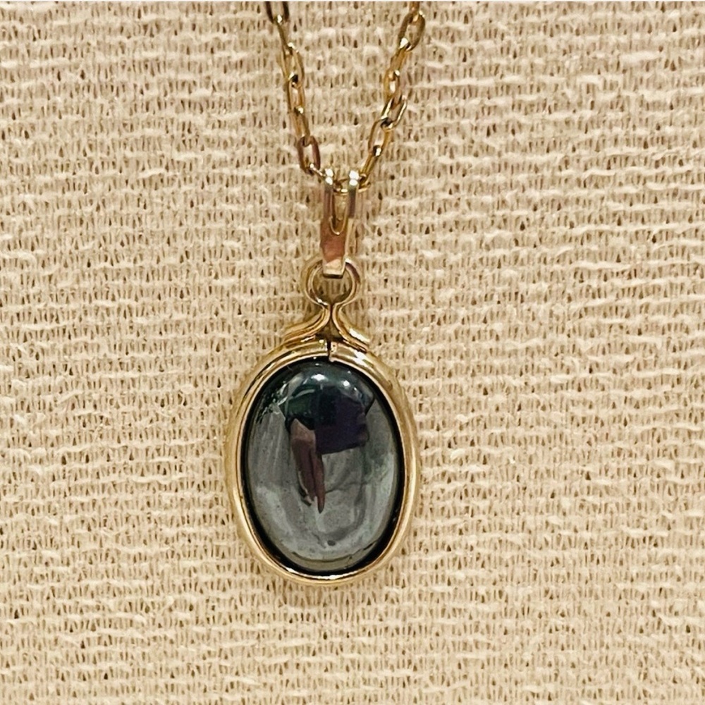 Vintage Dainty Gold Tone and Cabochon Hematite Necklace | 18.5” | EUC